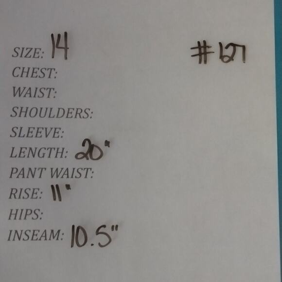 Dockers Favorite Fit Women's Short Size 14 white with Light blue /black Stripes - Picture 5 of 5